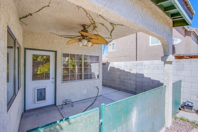 Building Photo - Spacious, Stylish, and Fully Furnished – Luxury 5-Bedroom Home in Henderson