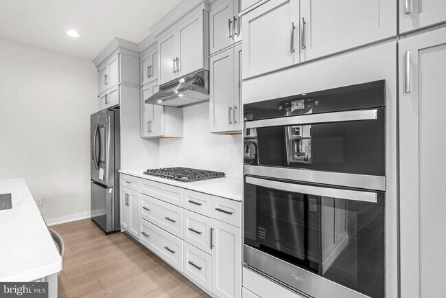 Building Photo - 315 Gilman St