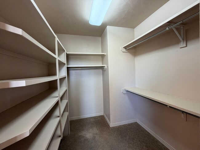 Building Photo - 4 Bedroom Home Plus Office Available Near Eubank Blvd NE & Paseo Del Norte!