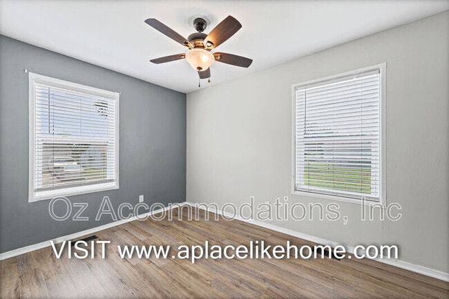 Building Photo - 3310 Iroquois Ln