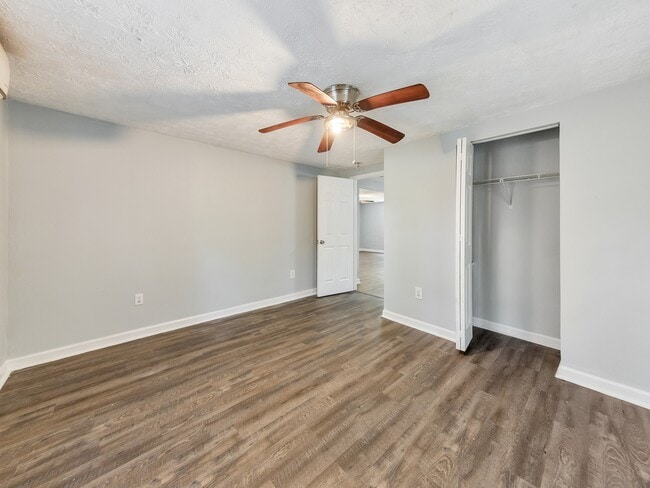 Building Photo - 322 Hillcrest St