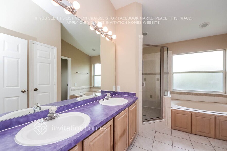 Building Photo - 33 Valleywood Dr