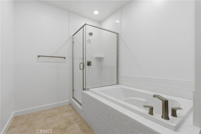 Building Photo - 11647 Saddleback Dr