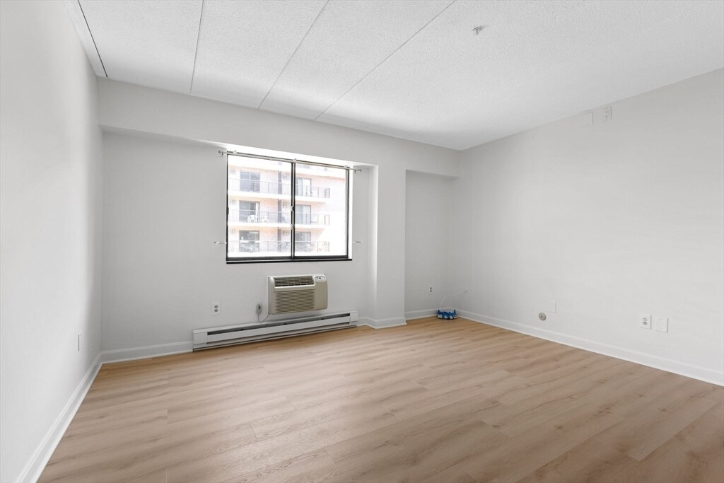Building Photo - 125 Pleasant St