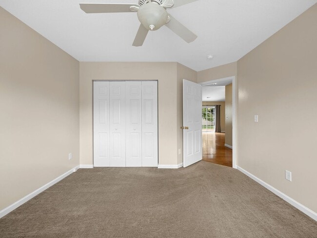 Building Photo - Charming Single-Level 3 BR, 2 BA Home with...