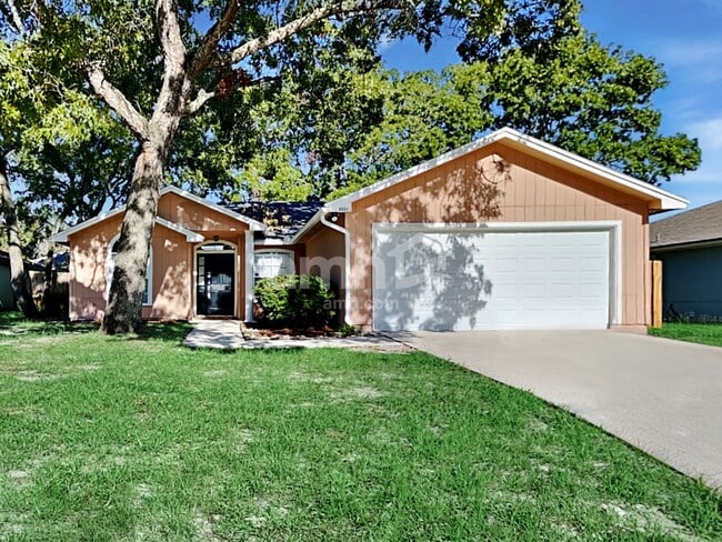 Building Photo - 8034 Macinnes Dr
