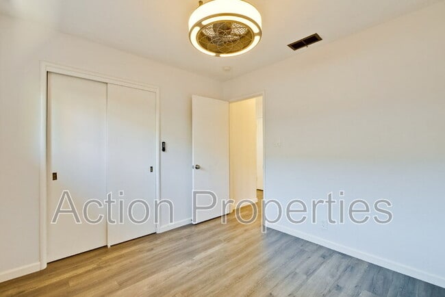 Building Photo - 1034 Tulane Dr