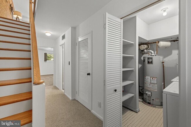 Building Photo - 237 G St SW