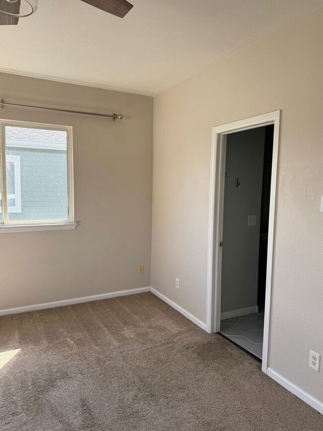 Building Photo - Charming 2BR Townhome in Brighton