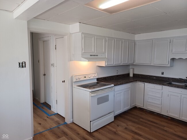 Building Photo - 670 Cleveland St