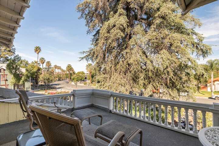 Balcony, View of Street - 2374 Mission Inn Ave