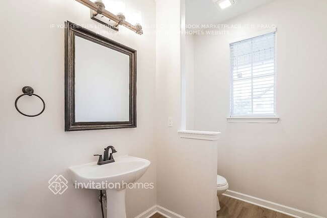 Building Photo - 2223 Dale View Dr