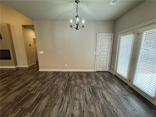 Building Photo - 1806 SW Riverstone Rd