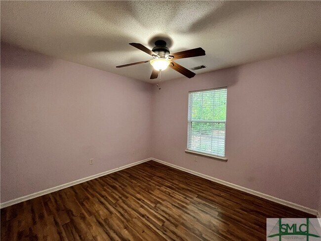 Building Photo - 233 Wild Rose Dr