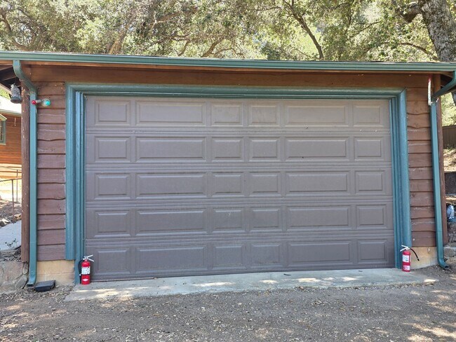 Building Photo - 7068 Sandy Creek Rd