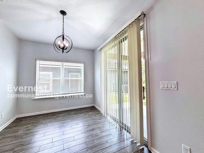 Building Photo - 2451 Caney Oaks Dr E