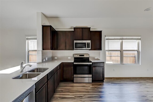 Building Photo - 545 Greatest Gift Wy