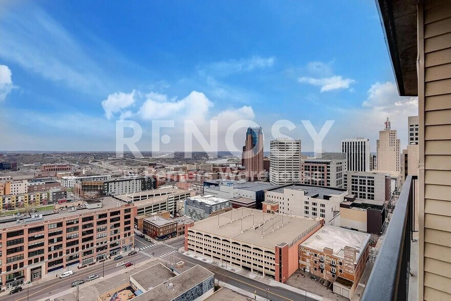 Building Photo - 78 10th St E