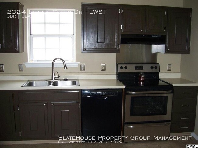 Building Photo - 3 bedroom in Deer Path Woods