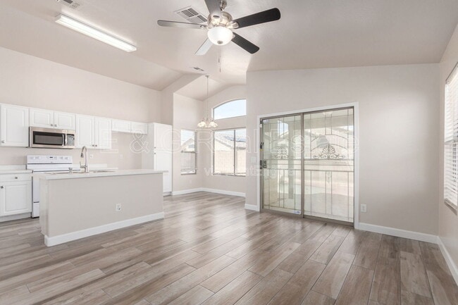 Building Photo - 15820 W Monroe St