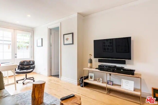 Building Photo - 1972 Stearns Dr