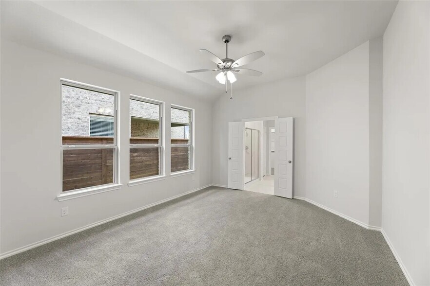 Master BR to Master Bath - 2004 Poppy Way