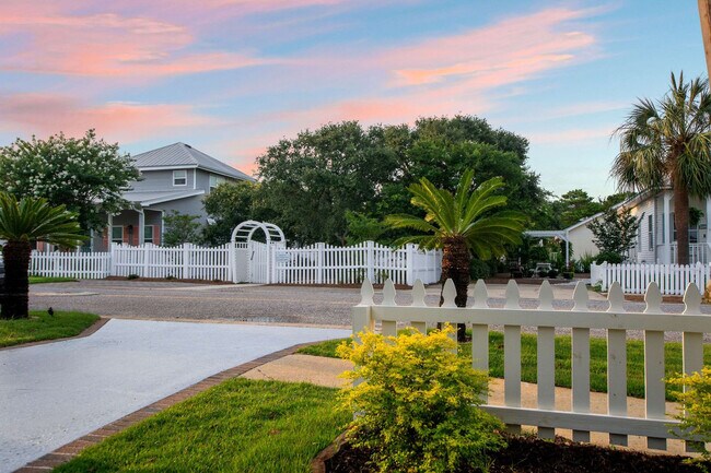 Building Photo - 4465 Clipper Cove