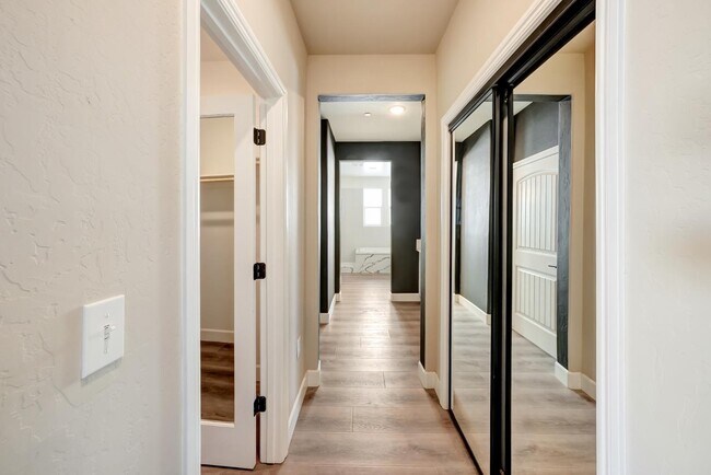 Building Photo - 2151 W Solo Wy