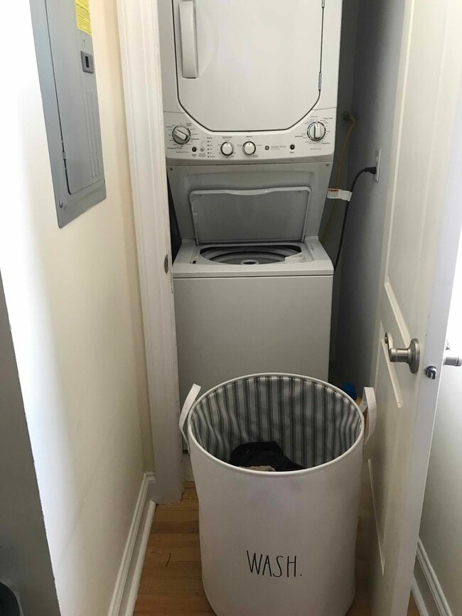 Building Photo - 5756 N Campbell Ave