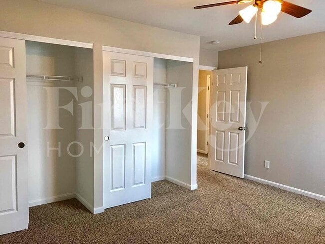 Building Photo - 6176 Fox Run Ln