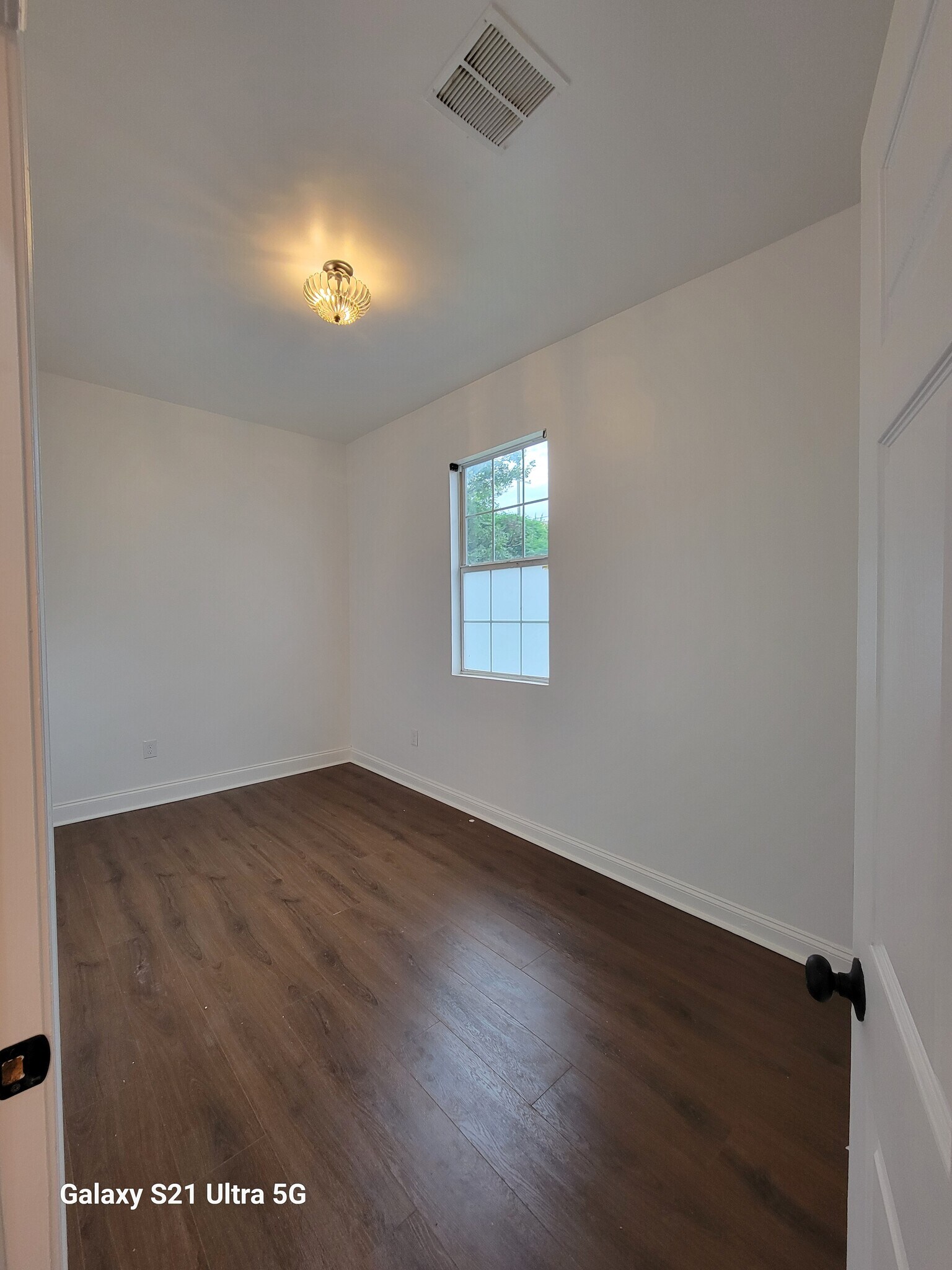 Bedroom 1 - 2511 Banks St