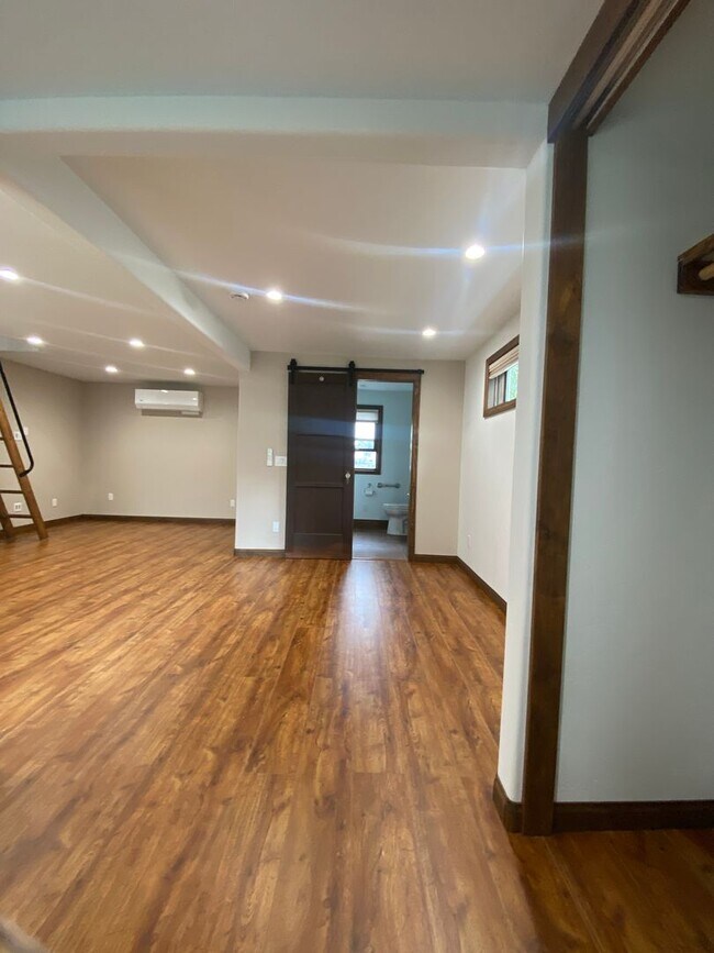 Building Photo - LARGE Mission Hills granny flat w/Loft and A/C!