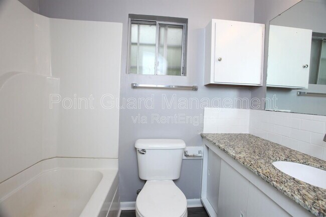 Building Photo - 1710 N Harvard Ave