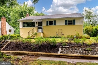Building Photo - 754 Warren Dr