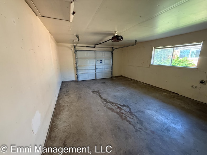 Building Photo - 3303 Lake Belton Ave