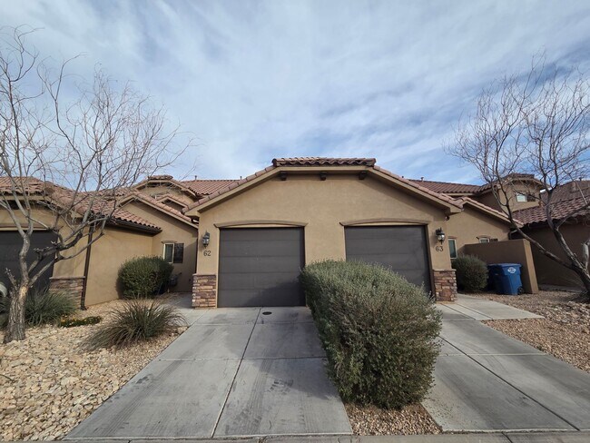 Building Photo - Large 4 Br - like new under $2k!