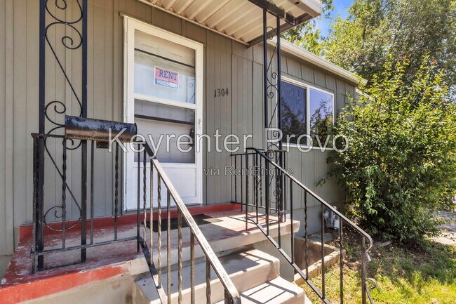 Building Photo - 1304 E 520 S St