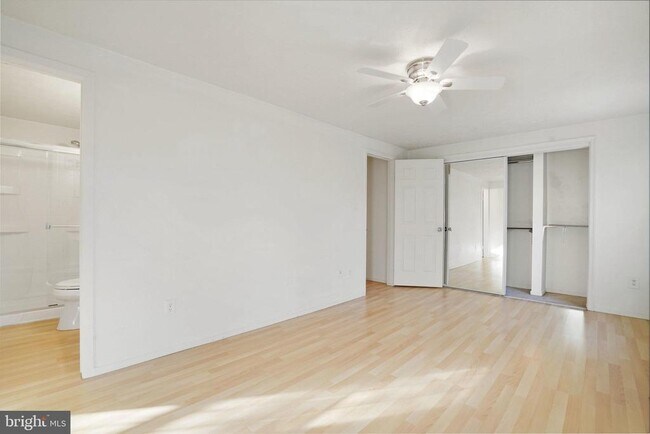 Building Photo - 6515 Field Master Dr