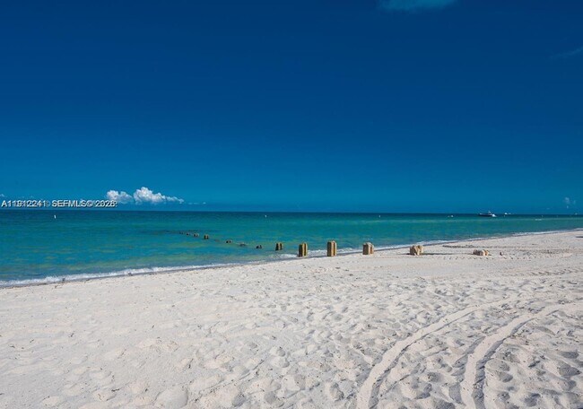 Building Photo - 10185 Collins Ave