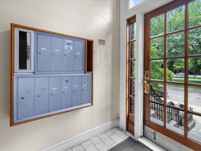 Building Photo - 228 Commonwealth Ave