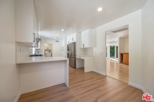 Building Photo - 1708 Clear View Dr