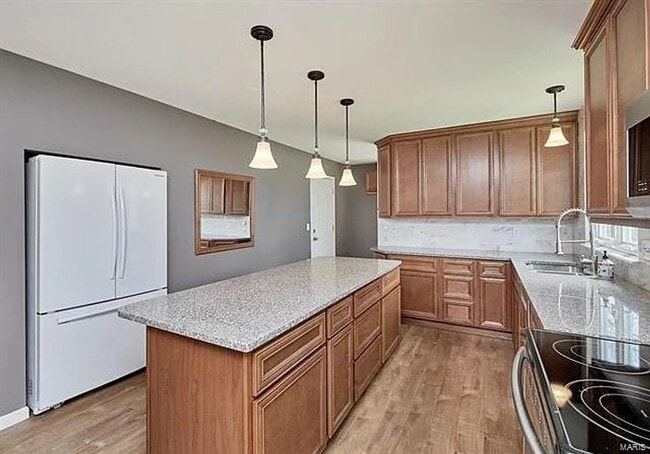 Building Photo - Coming Soon St Peters Area