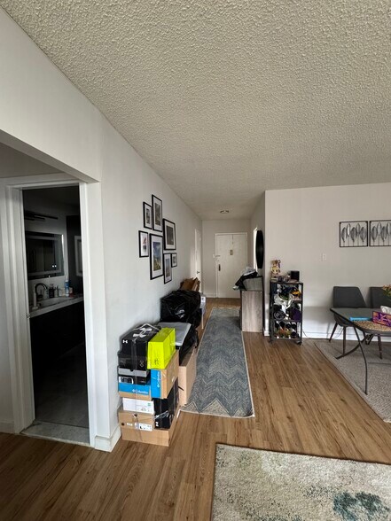 Living room - 3705 S George Mason Dr