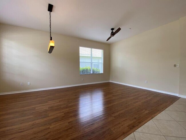 Building Photo - 9376 Ravens Willow Dr