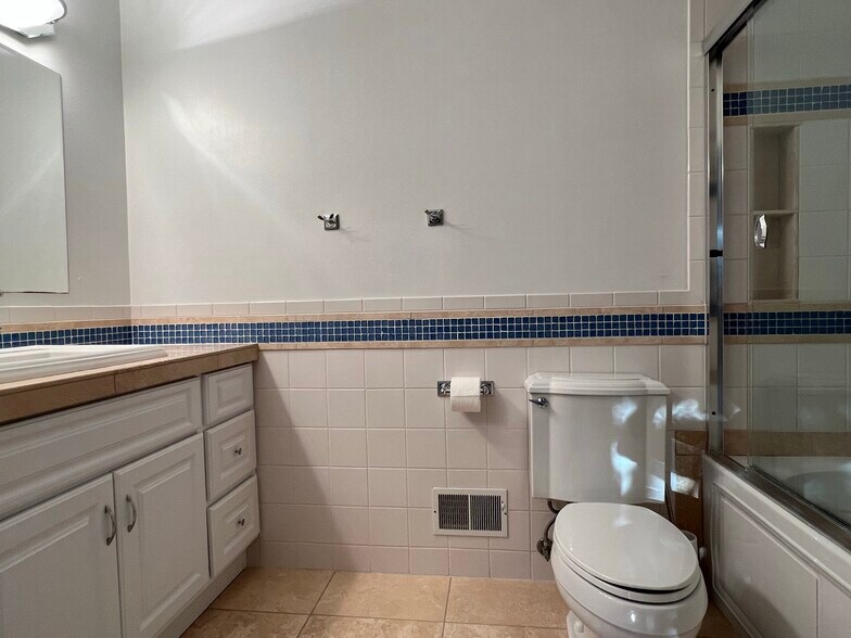 Building Photo - 3306 Alpine Dr