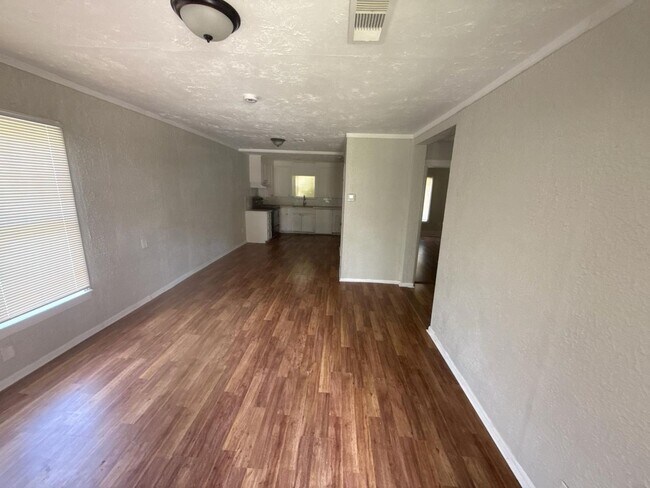 Building Photo - 4195 Chaison Ave