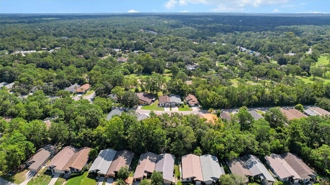 Building Photo - 83 Golfview Dr