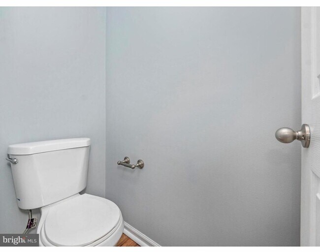 Building Photo - 420 N Collington Ave