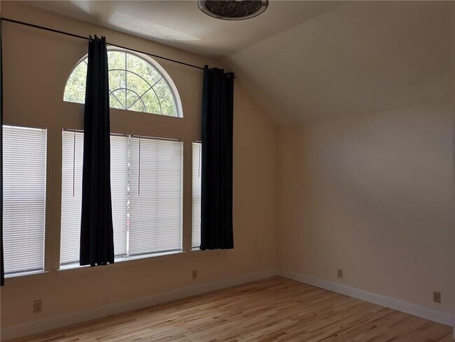 Building Photo - 1603 Sylvia Ln