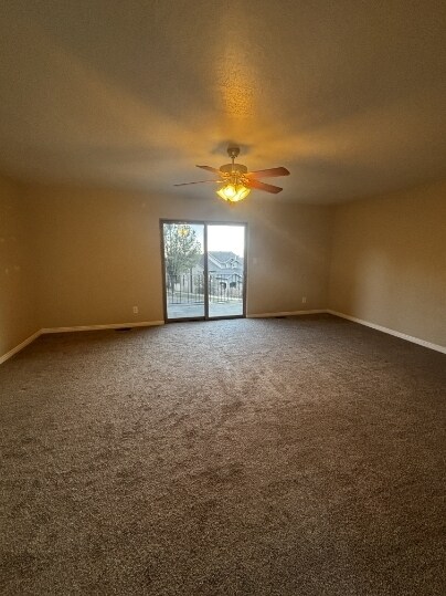 Building Photo - Beautiful Townhomes